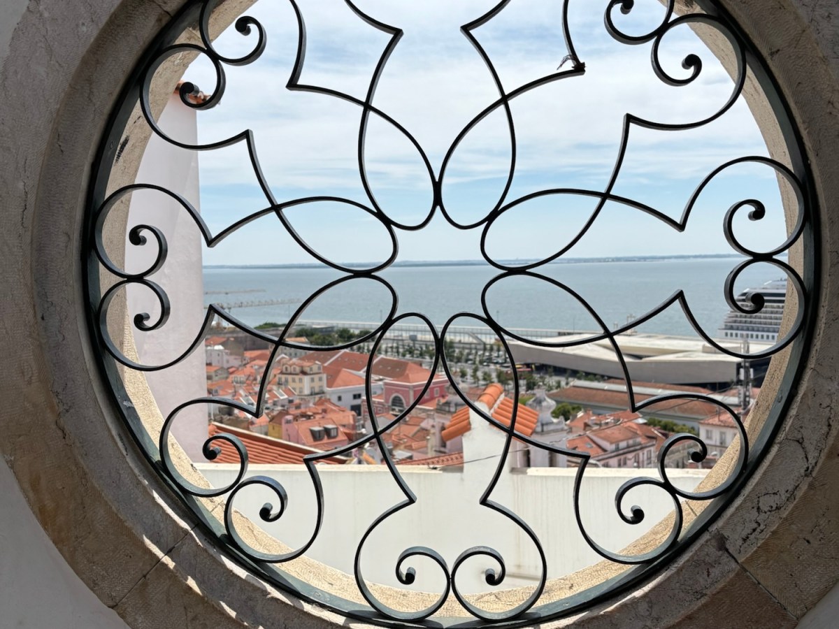 DIY Walking Guide in Lisbon’s Famed&nbsp;Alfama