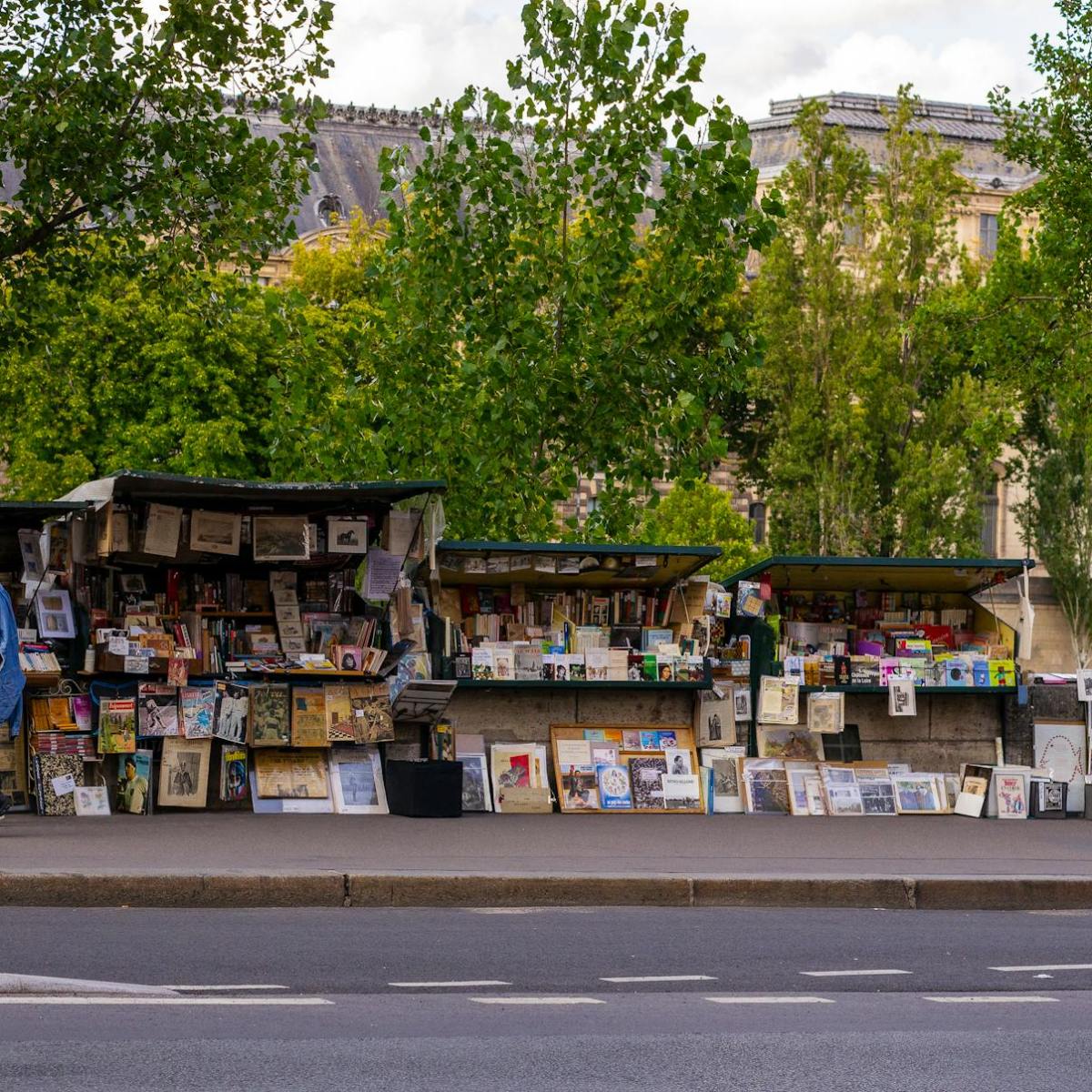 2 English Bookshops You Need to Visit in Paris (& a few more bookish places to see&nbsp;too)