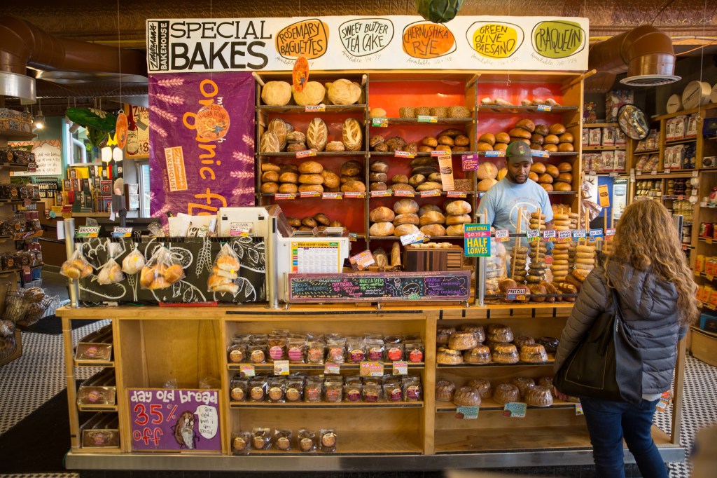 Zingerman’s Delicatessen: A Sandwich, A line, A&nbsp;Tradition